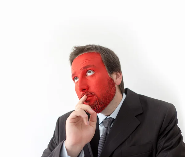 Renkli kırmızı yüzü ile yetişkin işadamı portresi — Stok fotoğraf
