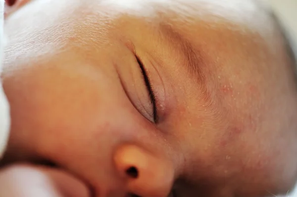 Pasgeboren baby verscheidene dagen oud — Stockfoto