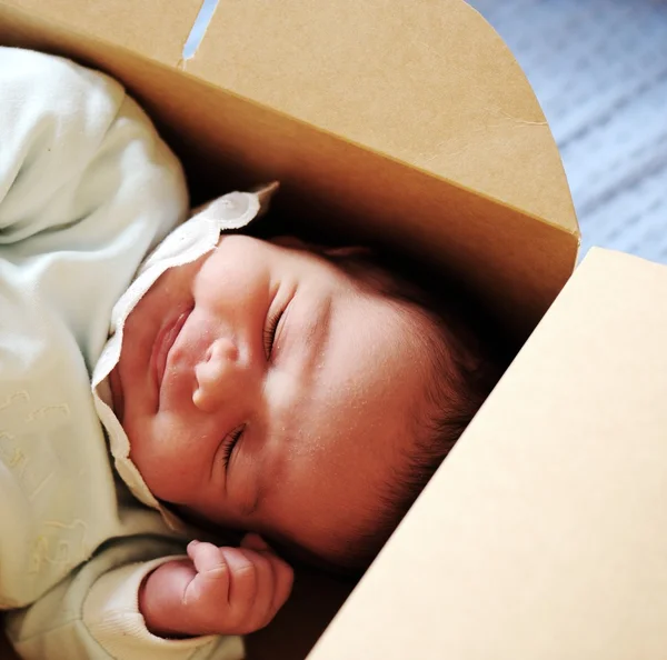 Bayi yang baru lahir berusia beberapa hari — Stok Foto