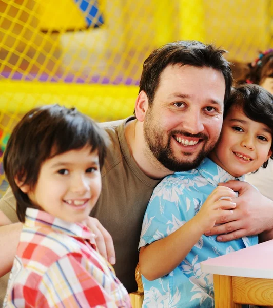 Les Enfants Amusent Fête Anniversaire — Photo