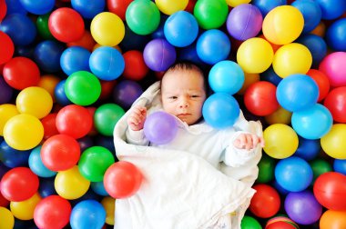 Yeni doğan bebek birkaç gün eski