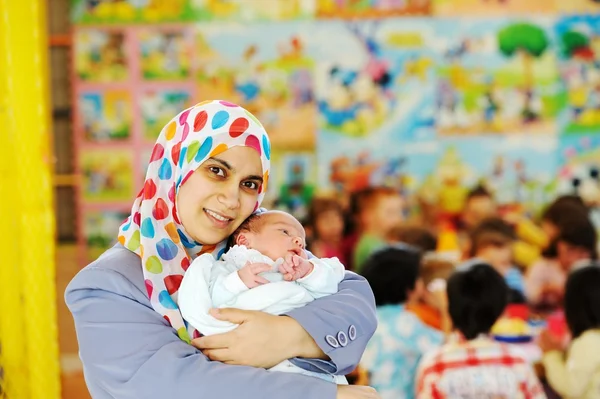 Newborn baby with mom — Stock Photo, Image