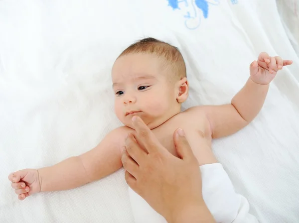 작은 귀여운 몇 개월 된 아기 — 스톡 사진