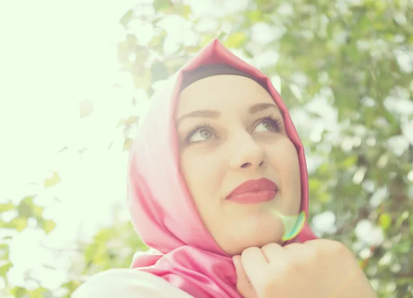 Indah Arab gadis Muslim — Stok Foto