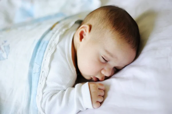 Pequeña linda pareja meses viejo bebé — Foto de Stock