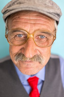 Üst düzey bir iş adamının portresi.