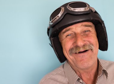 Bir pilot olarak üst düzey komik adam