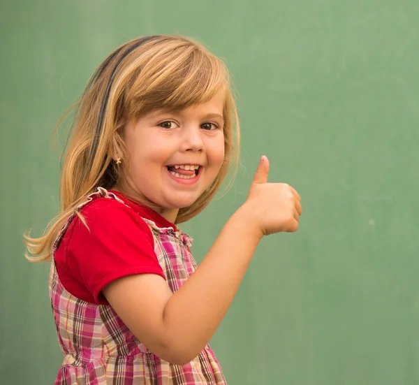 Süße kleine blonde Schulmädchen — Stockfoto