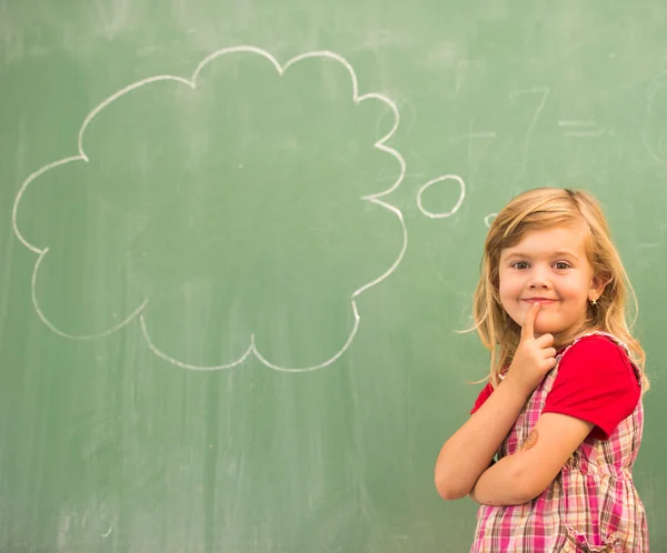 Schattig klein blonde school meisje — Stockfoto