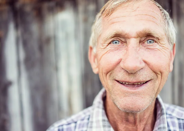 Porträtt av äldre man — Stockfoto