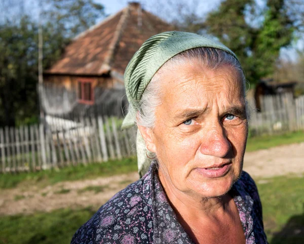 Retrato de mulher idosa — Fotografia de Stock