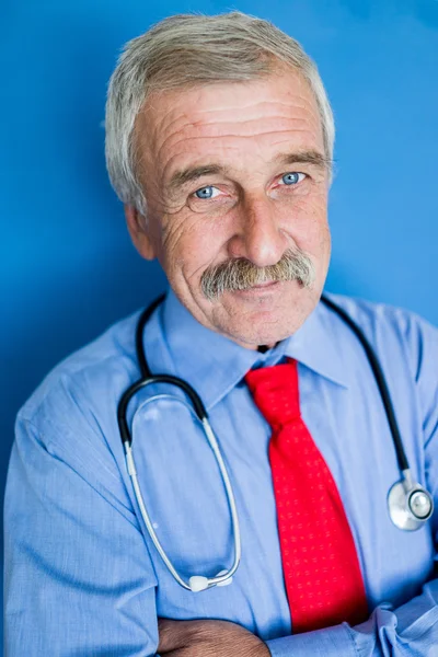 Portrait of a senior doctor — Stock Photo, Image