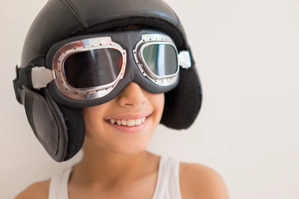 Niño pequeño con sombrero piloto —  Fotos de Stock