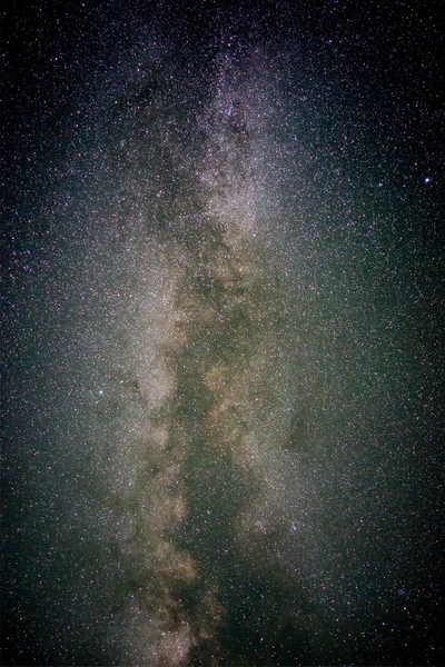 Yıldızlarla dolu gece gökyüzü — Stok fotoğraf