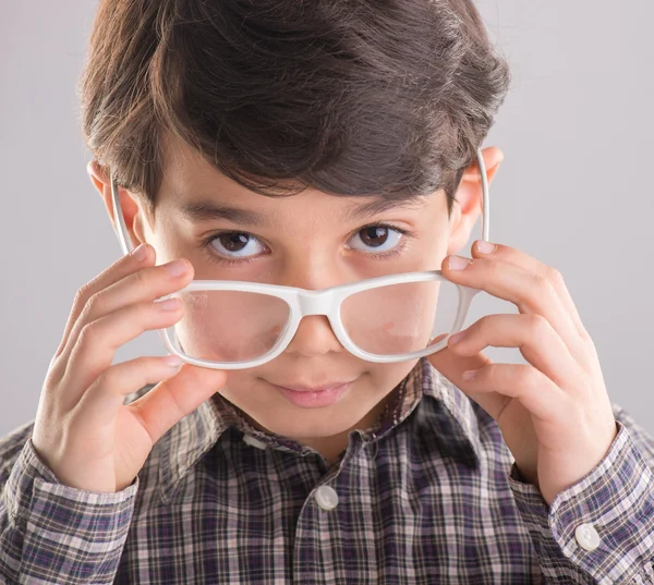 Schattig gelukkige jongen — Stockfoto