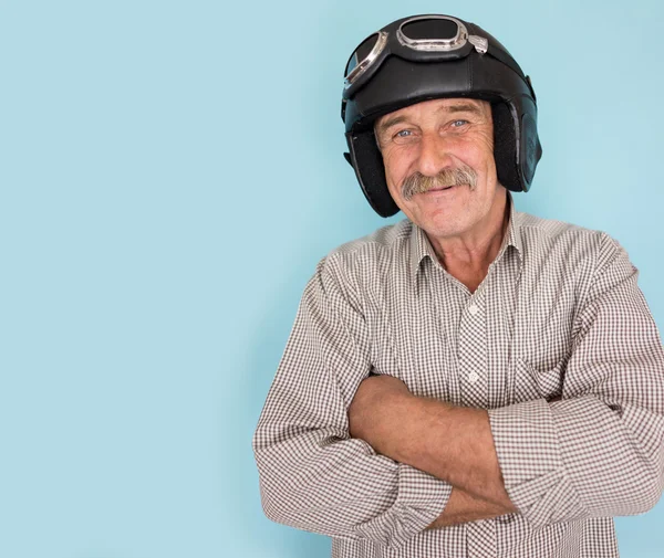 Senior funny man as a pilot — Stock Photo, Image