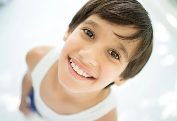 Adorable niño feliz —  Fotos de Stock