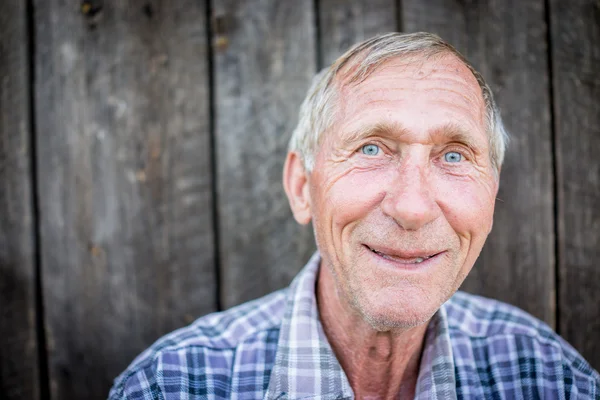 Porträt eines älteren Mannes — Stockfoto