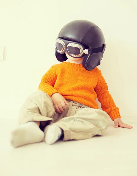 Малыш в шляпе пилота Стоковое Фото