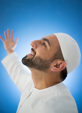 Arapça genç adam poz