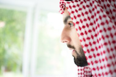 Arapça genç Şeyh poz