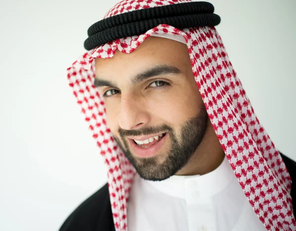 Arabski młody biznesmen pozowanie — Zdjęcie stockowe