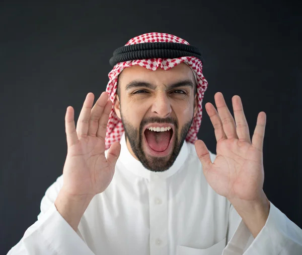 Porträtt av attraktiv Arabian man — Stockfoto