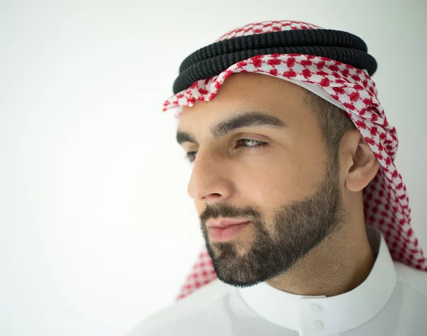 Portret van aantrekkelijke Arabische man — Stockfoto