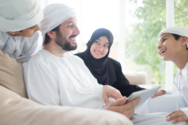 Happy Arabic family having fun — Stock Photo, Image