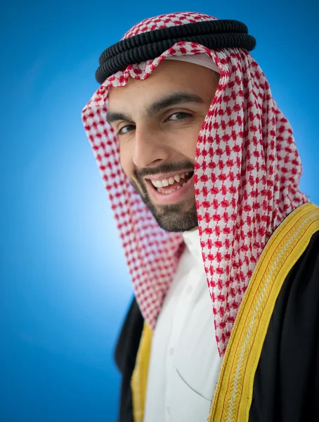 Arabo giovane uomo d'affari posa — Foto Stock