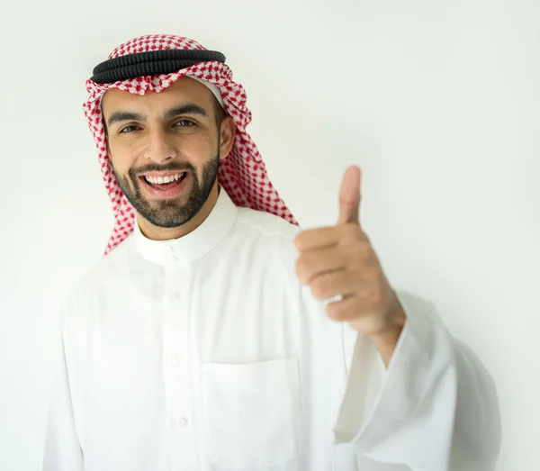 Porträtt av attraktiv Arabian man — Stockfoto