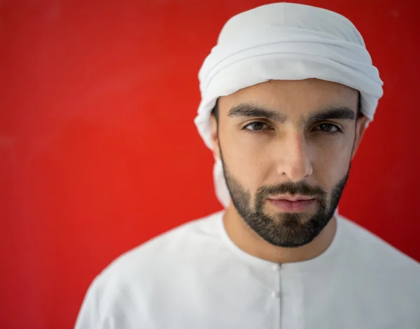アラビア語の若い男のポーズ — ストック写真