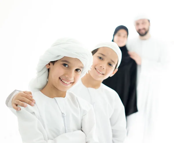 幸福的阿拉伯家庭乐趣 免版税图库图片