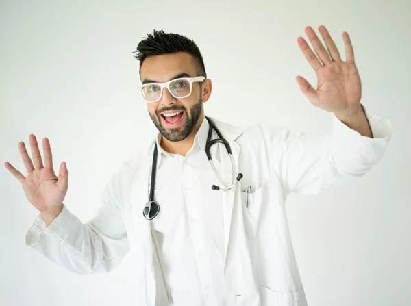 Guapo joven doctor — Foto de Stock