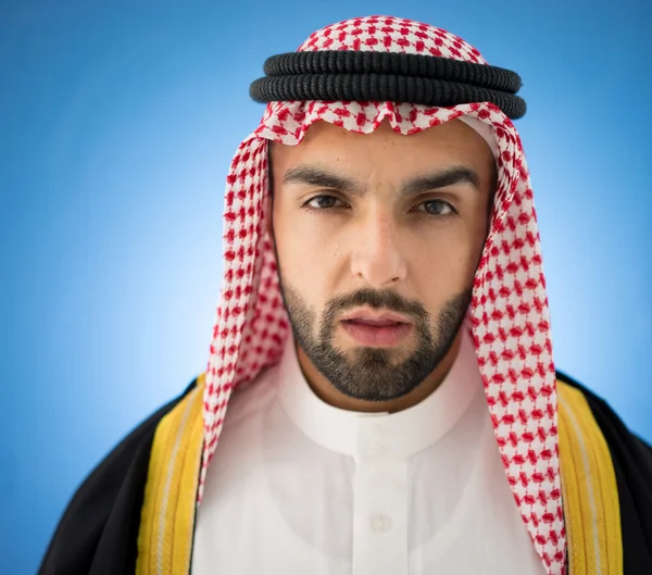 Arabiska ung affärsman poserar — Stockfoto