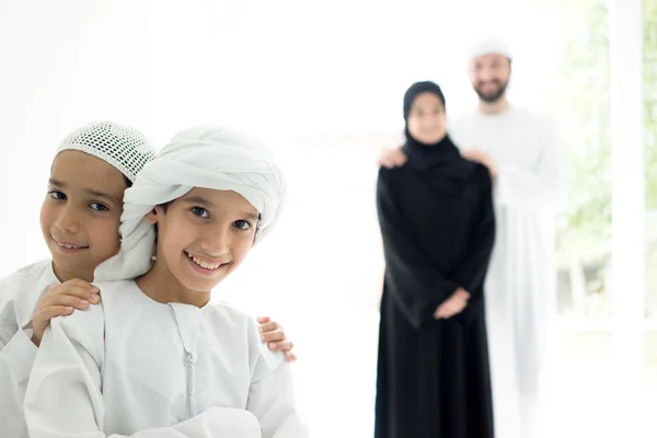 Happy Arabic family having fun — Stock Photo, Image