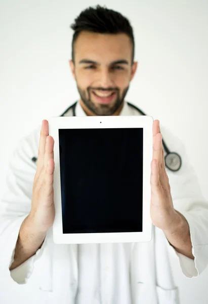 Guapo joven doctor — Foto de Stock