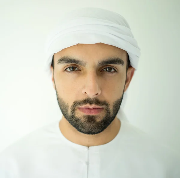 Arabiska ung man poserar — Stockfoto