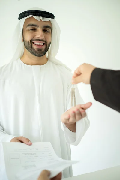 Αραβικά ο άνθρωπος κάνει επιτυχή διαπραγμάτευση — Φωτογραφία Αρχείου