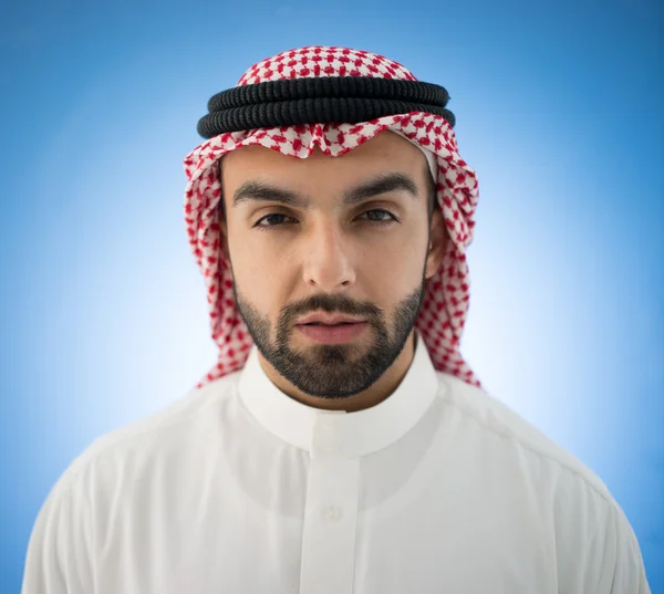 Porträtt av attraktiv Arabian man — Stockfoto