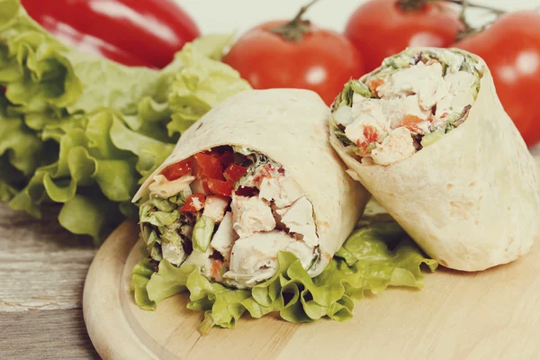 chicken wraps with vegetables
