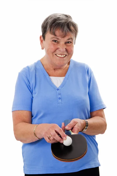 Seniorin spielt Pingpong — Stockfoto