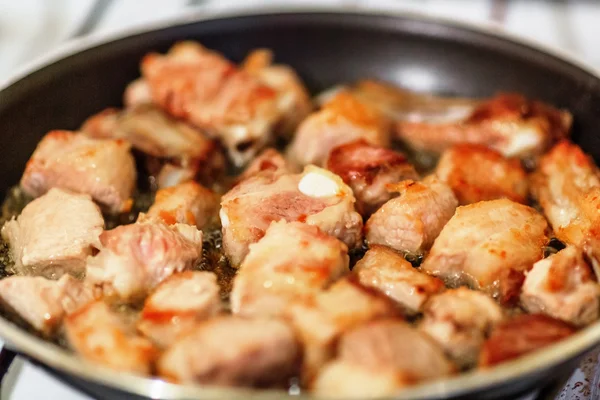 Carne di maiale su padella — Foto Stock