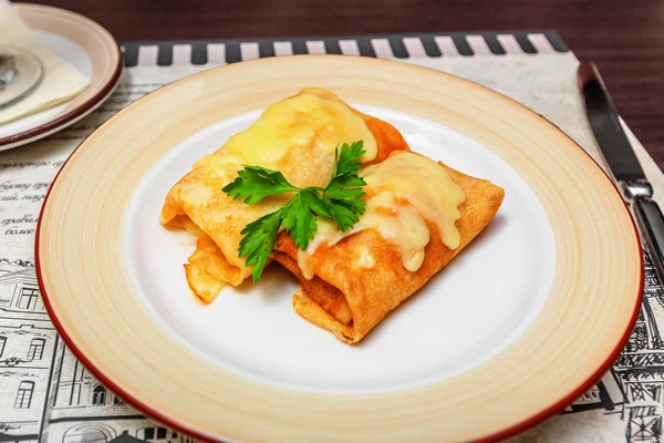 Pfannkuchen auf Teller — Stockfoto