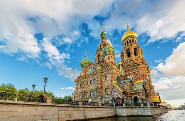 Sankt Petersborg / Rusland - 13. august 2015: Vor Frelsers Kirke på Spildt Blod - Stock-foto