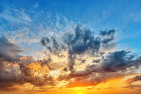 Cumulus σύννεφα στο ηλιοβασίλεμα — Φωτογραφία Αρχείου