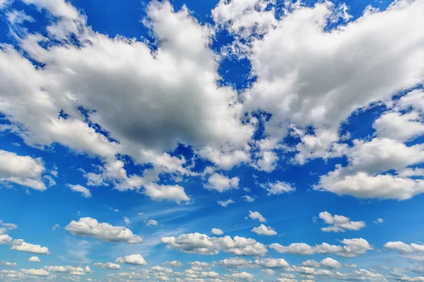 Blue cloudy sky — Stock Photo, Image