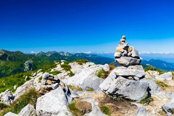 Inspirante vista del paisaje de las montañas en Tatras — Foto de Stock