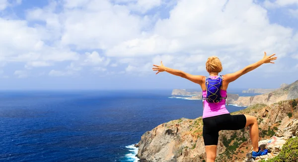 Happy trail runner woman winner reaching life goal success — Stock Photo, Image