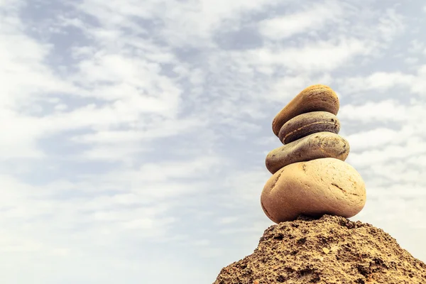 Piedras equilibrio inspiración bienestar concepto —  Fotos de Stock